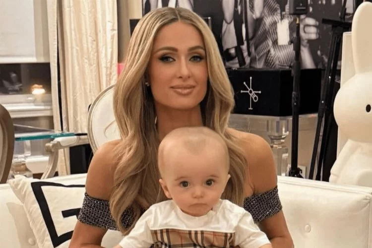 paris-hilton-un-bebegine-gulduler-metin-akpinar-gibi-1698233529-407-x750.webp