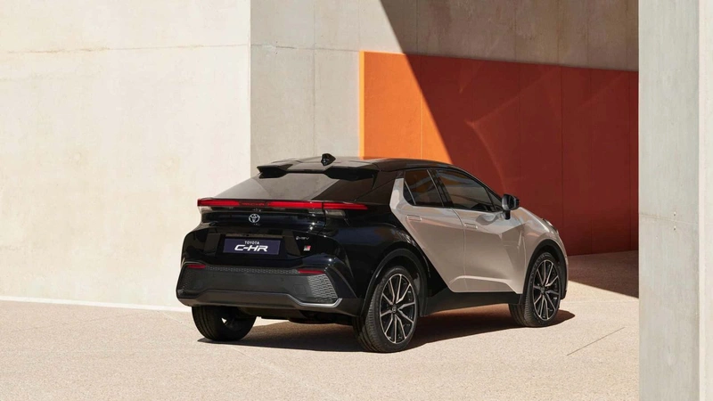 yeni-toyota-c-hr-hybrid-fiyat-liste-jyow.webp