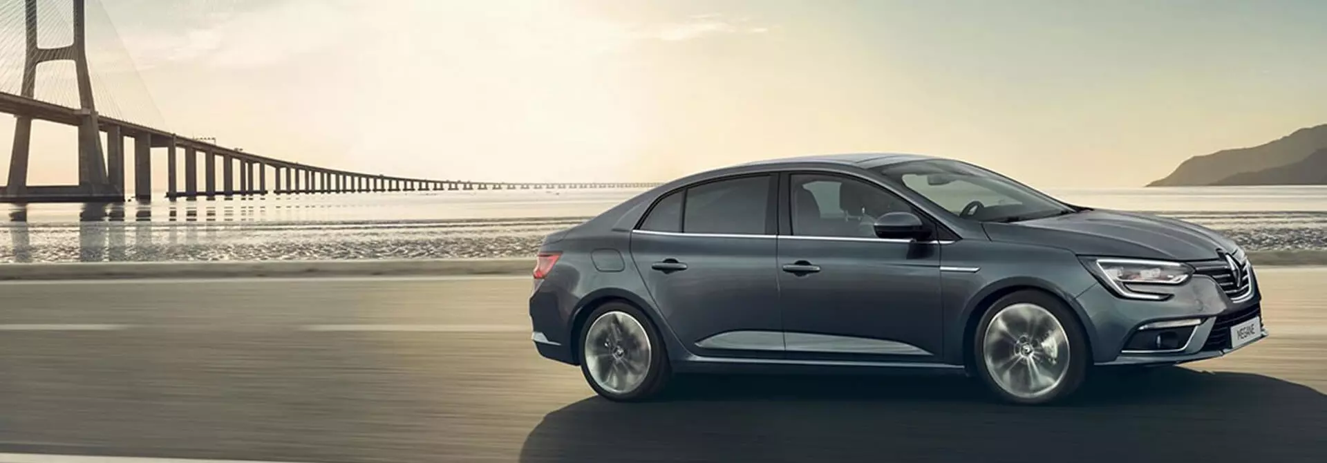 renault-megane-sedan-1-lsp5rviswb-g7a007jkhr.webp