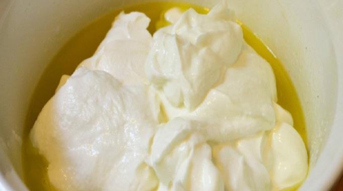geceleri-zeytinyagli-yogurt-yemenin-faydalari-qsnhqf4w.jpg