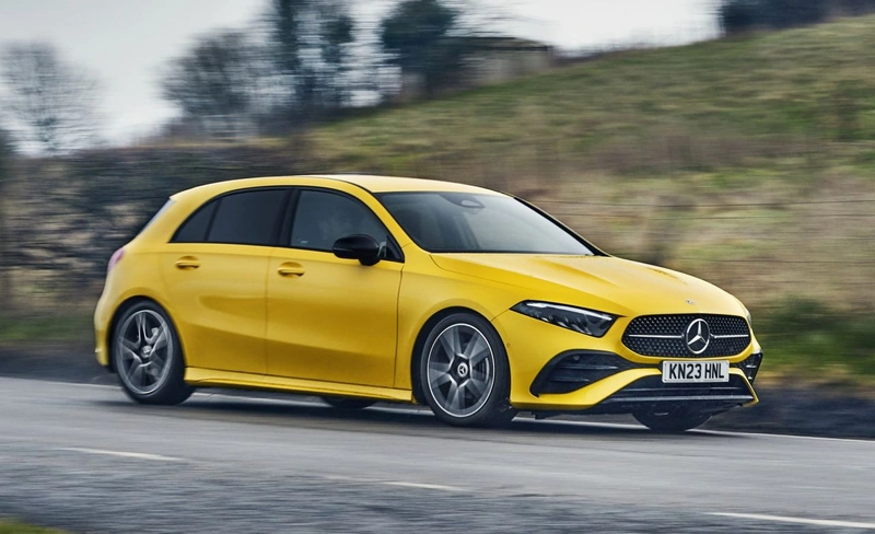 renault-taliant-parasina-mercedes-a-xqxn.webp