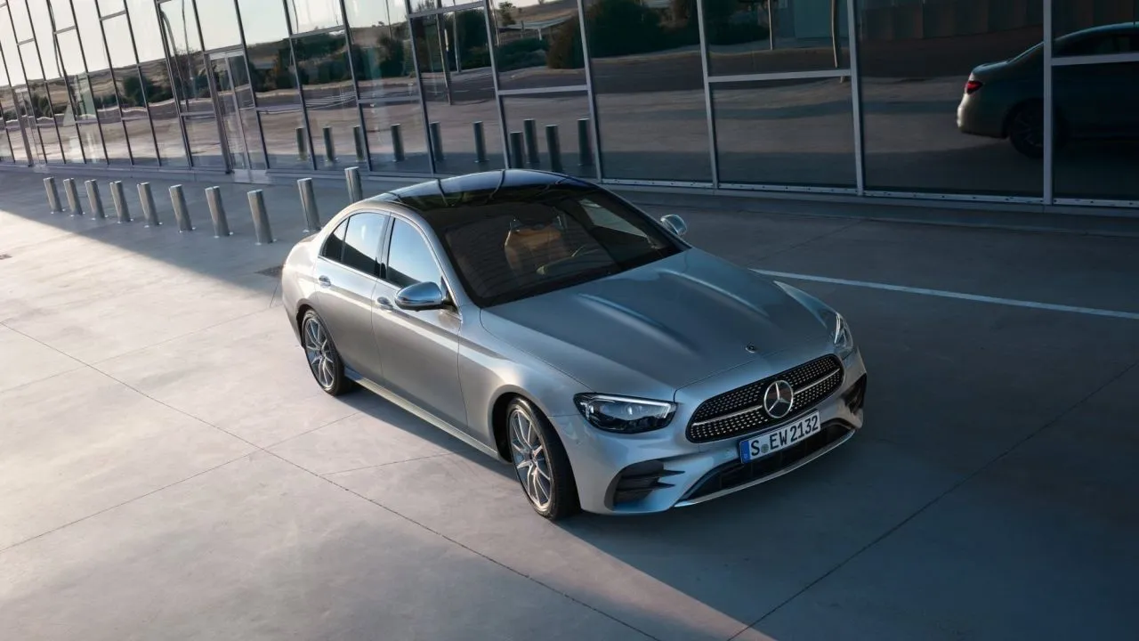 mercedes-benz-e-class-saloon-w21-h7cb-jpg.webp