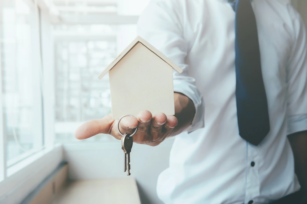 hand-agent-with-home-palm-key-finger-1421-85.webp