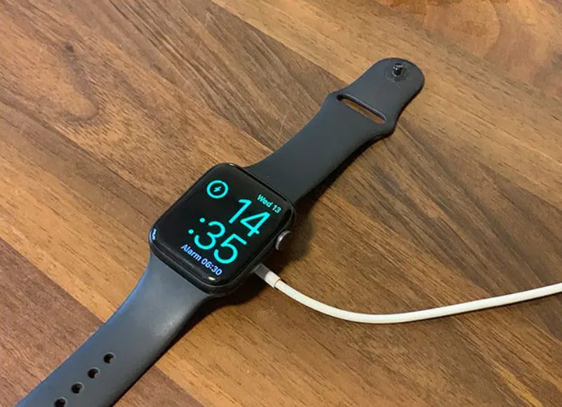 how-to-charge-apple-watch-without-charger.jpg