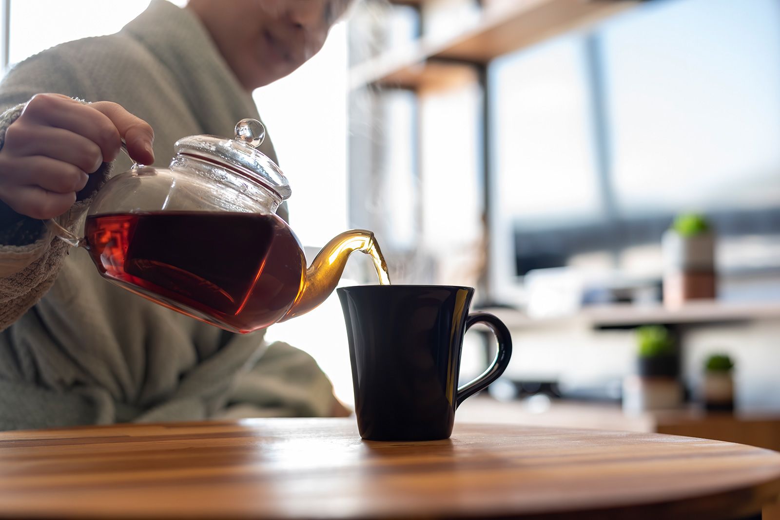 220830125638-black-tea-health-benefits-wellness-stock.jpg
