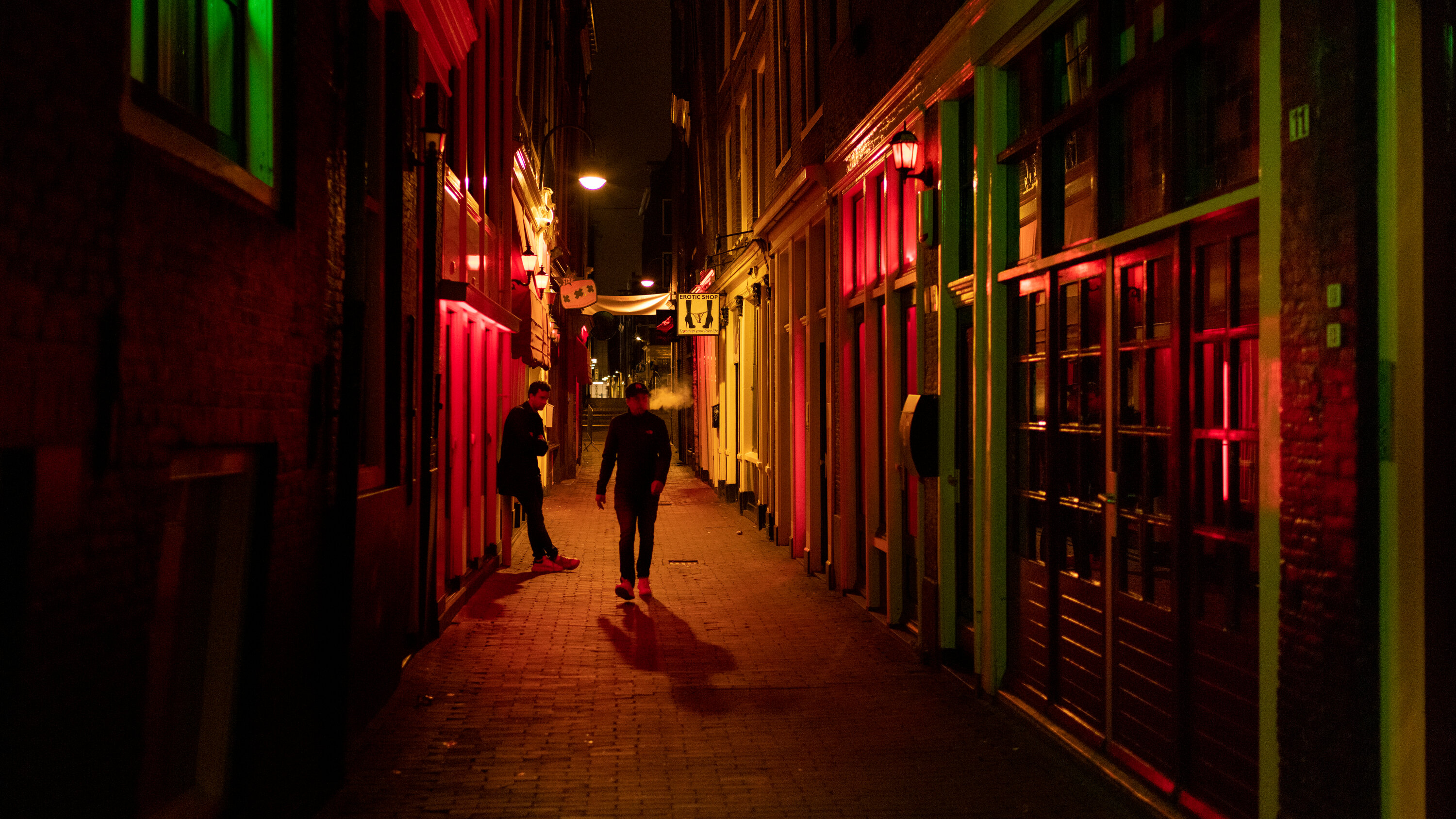 02netherlands-amsterdam-01-fclz-videosixteenbynine3000.jpg