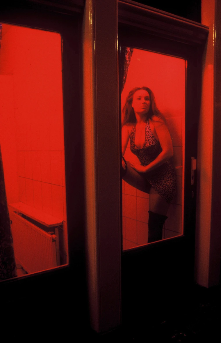 060218-dutchprostitutes-vlrg-11a.webp