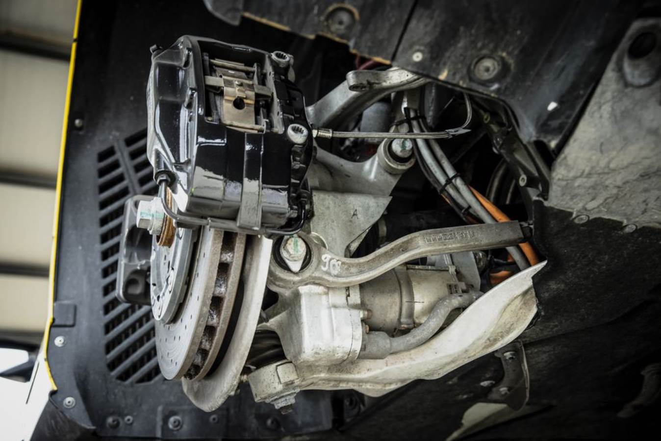 134944811-lamborghini-aktif-tekerlek-gobegi-2.jpg