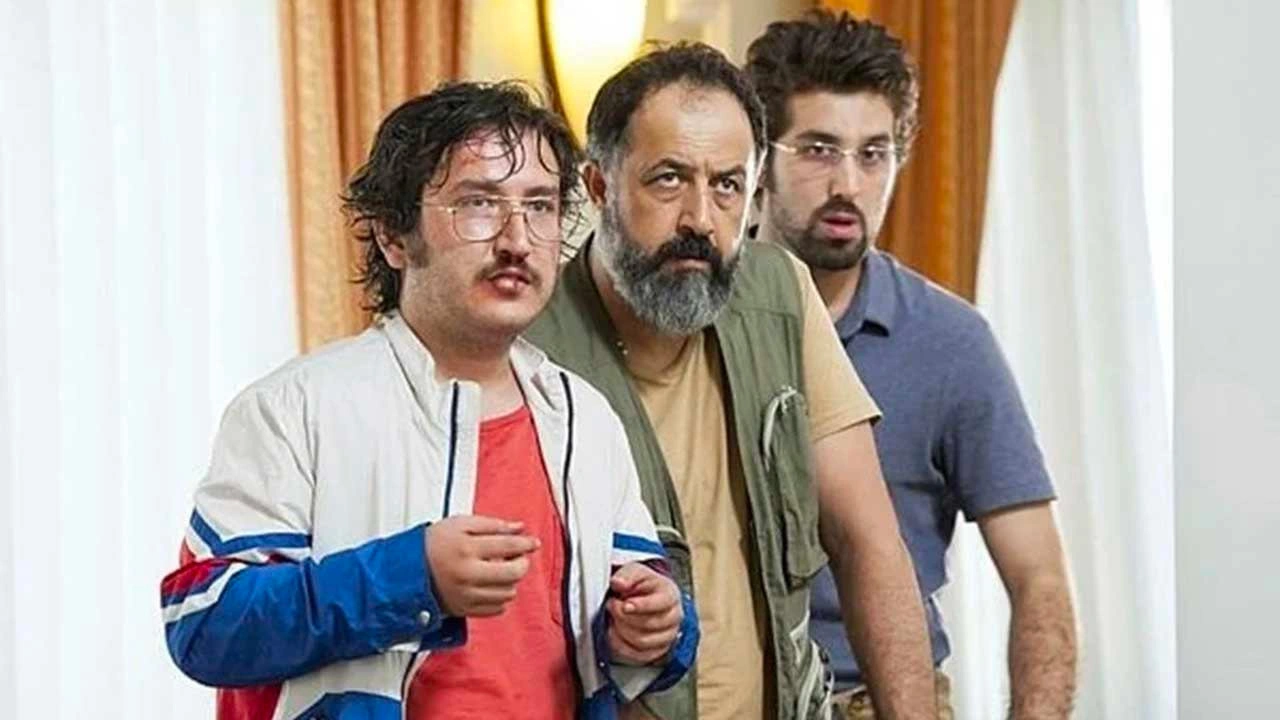 olumlu-dunya-2den-yeni-afis-x7nb.webp
