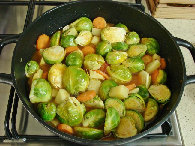 bruksel-lahanasi-yemegi-resimli-yemek-tarifi6.jpg