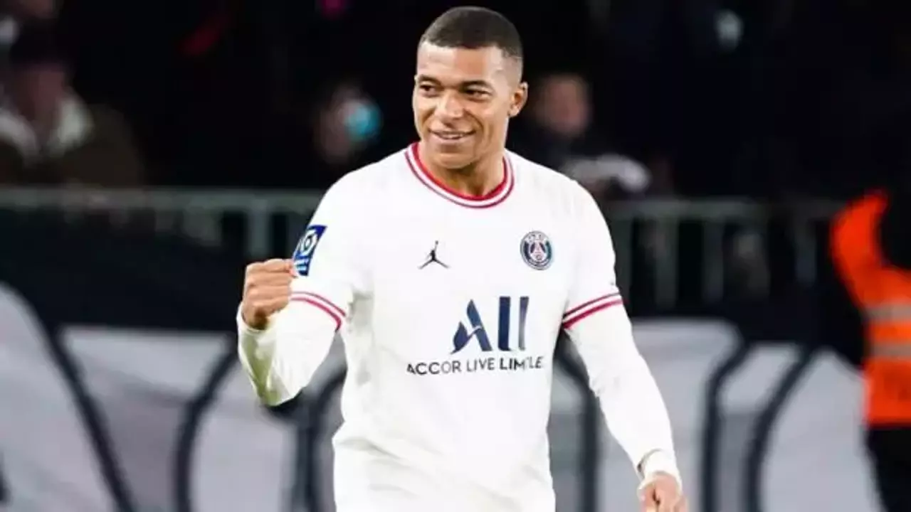 mbappe-ve-psg-arasinda-ipler-koptu-1665493511-5638.webp