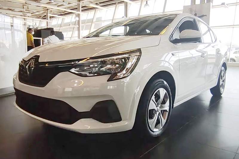 renaulttan-nisan-surprizi-acik-2m96.webp