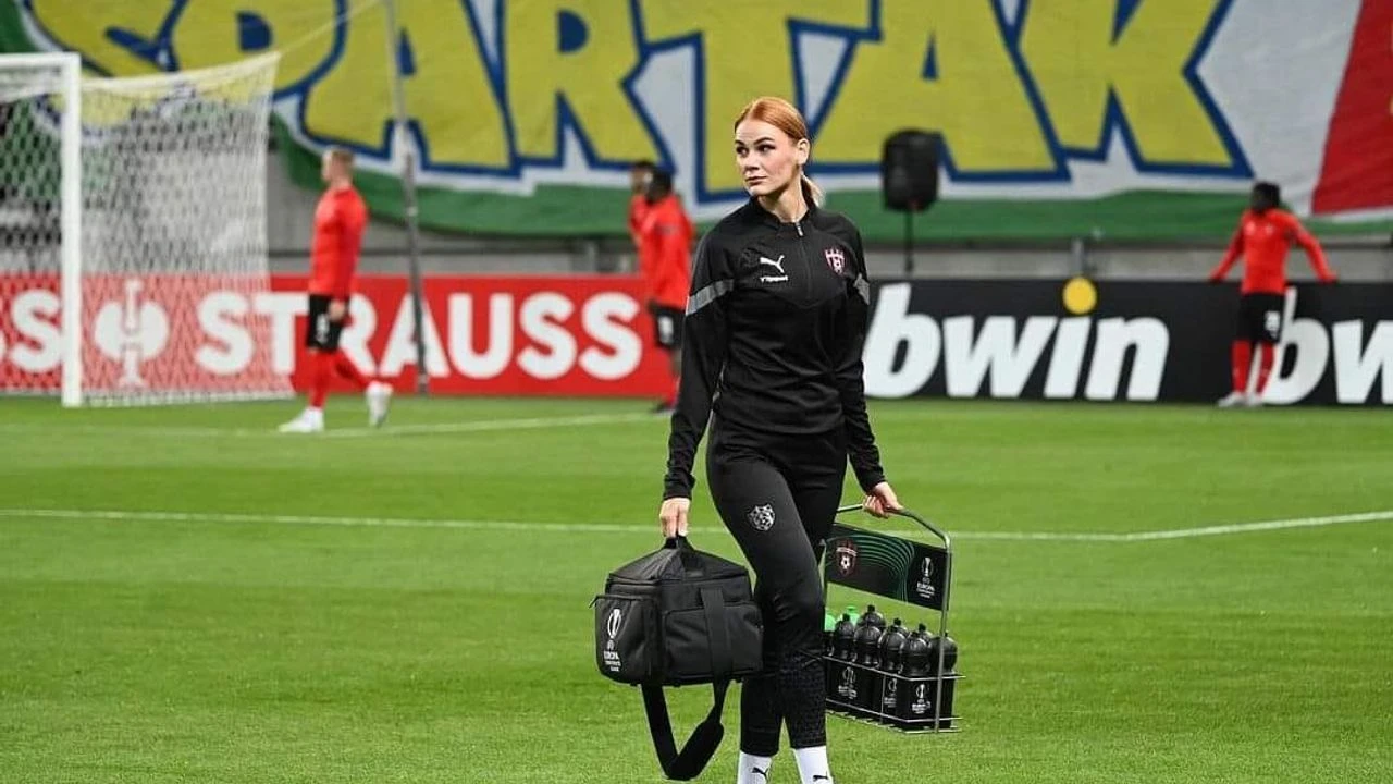 fenerbahce-spartak-trnavanin-fizyoterapisti-lenka-jurisicovayi-kadrosuna-katti-1.webp