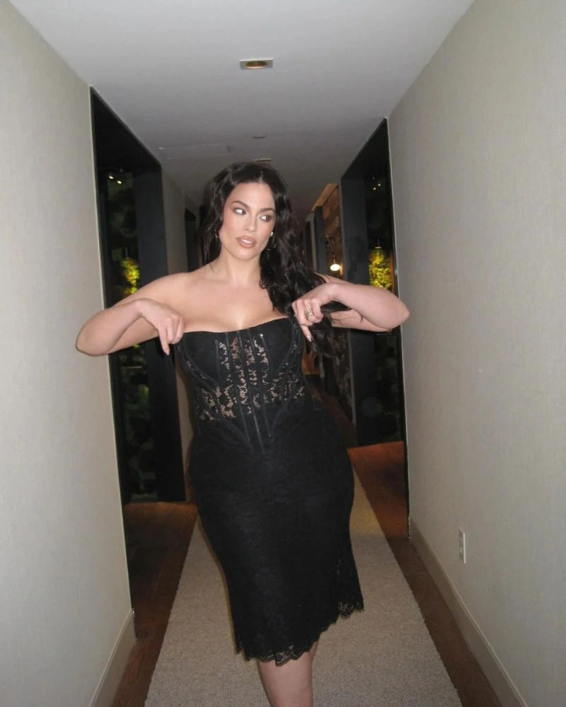 ashley-graham-1-yzdy.webp