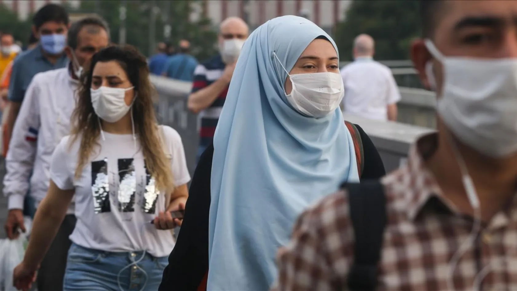 kalabalik-ortamlarda-maske-tak-1704185431-sm20dr.webp