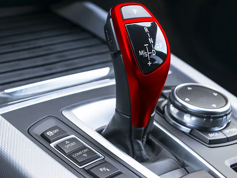 howtodriveanautomaticcarshutterstock-738868684.webp