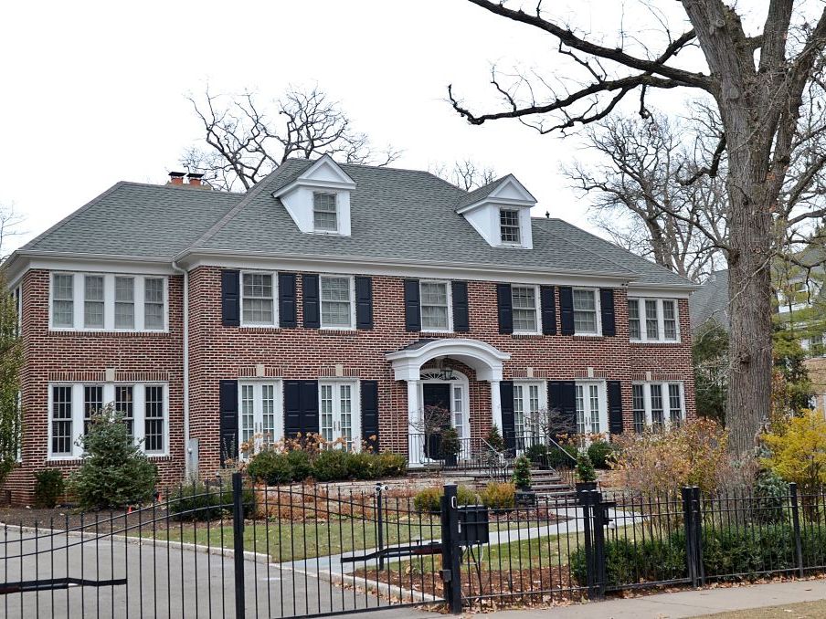 home-alone-house-located-at-671-lincoln-avenue-in-winnetka-news-photo-1700163775.jpg