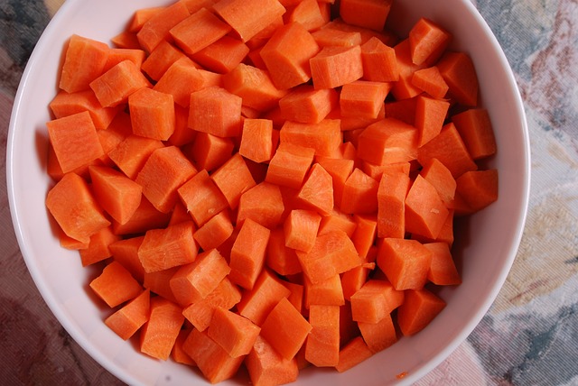 carrots-1247964-640.jpg