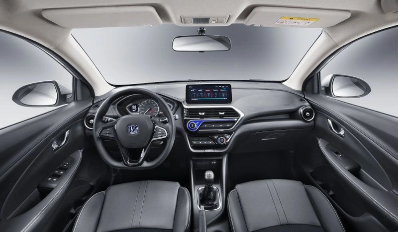 cinli-otomobil-devi-changan-sedan-e7mi.webp