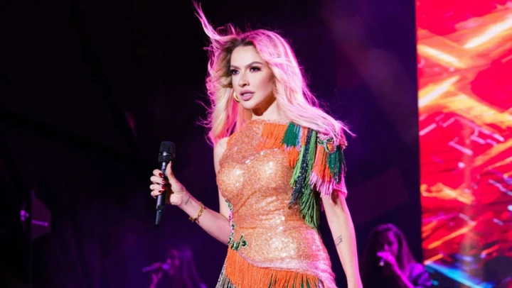 unlu-sarkici-hadise-kayseri-ye-1706305689-q17fyb.webp