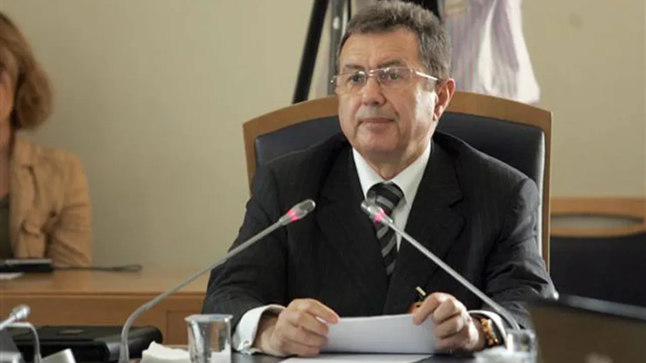 mehmet-emin-kara-mehmet-ana-foto.webp