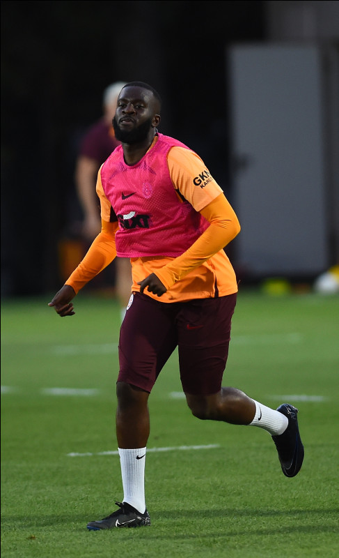 galatasarayda-ndombele-gercegi-yonetimle-gorustu-ve-1701033113289.jpg