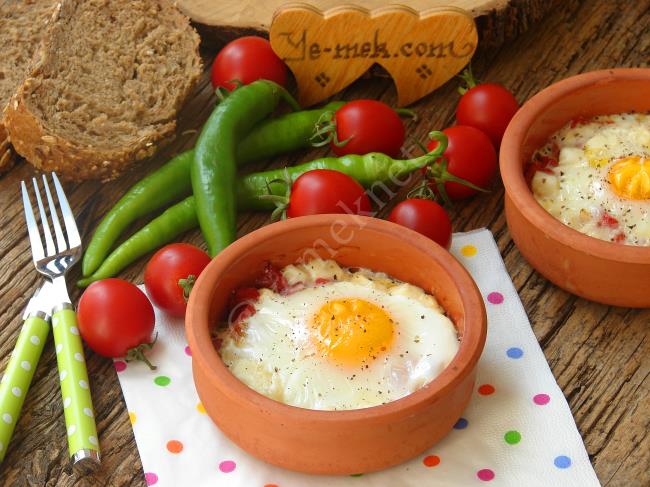 firinda-domatesli-yumurta-resimli-yemek-tarifi7.jpg