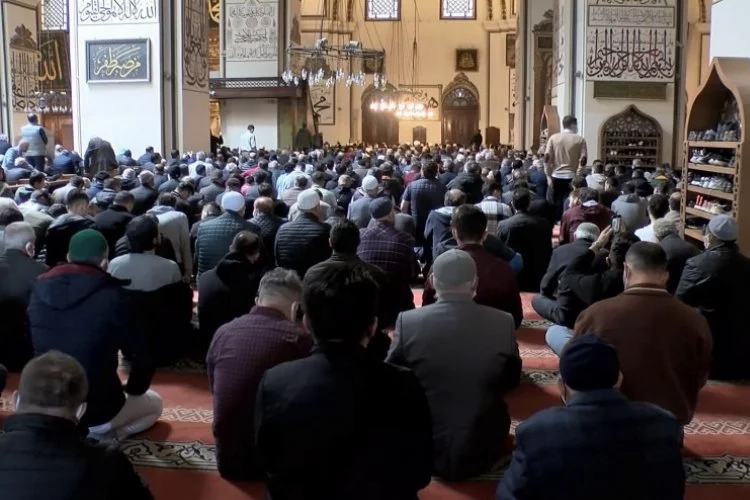 bursa-ramazan-bayrami-namazi-ne-zaman-kilinacak-21-nisan-2023-bayram-namazi-1681970290-772-x750.webp