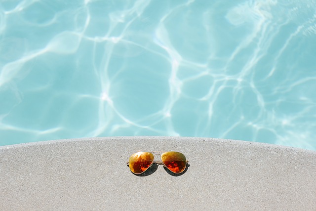 sunglasses-1850648-640.jpg