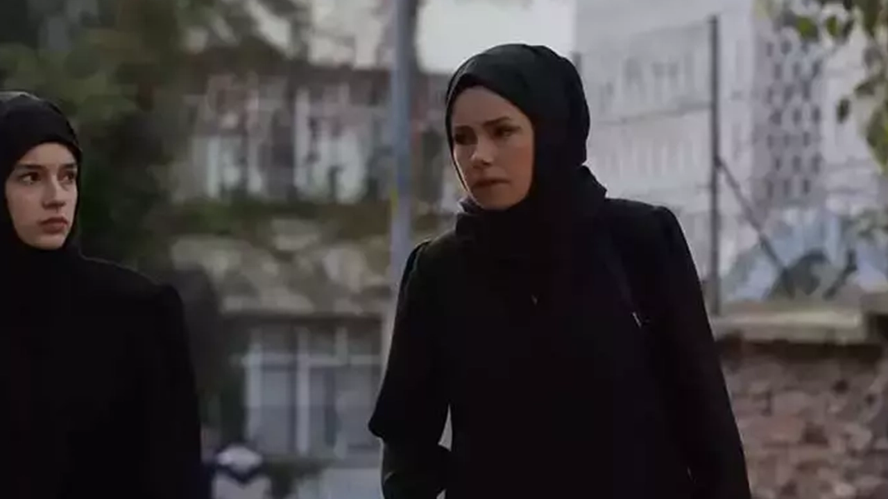 ozgu-namal-kizil-goncalar.webp