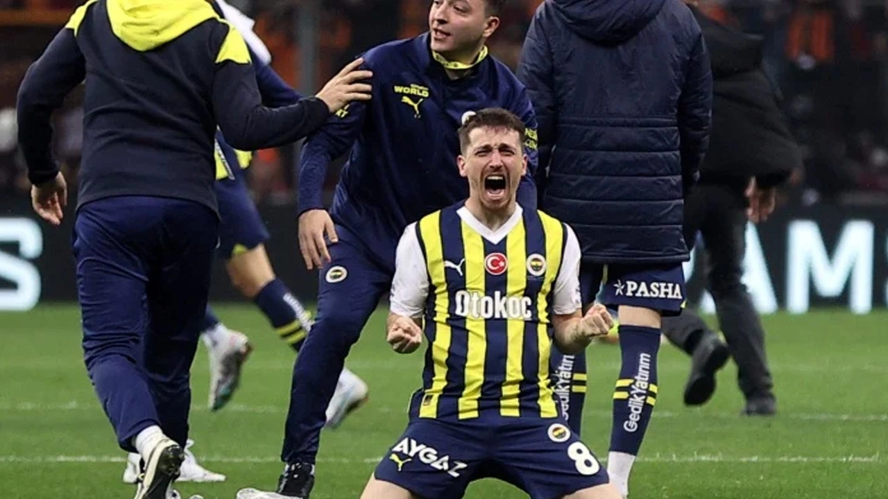 fenerbahceli-mert-hakan-yandastan-galatasaray-galibiyeti-yorumu-tiyatroya-son-verdik-whan.webp
