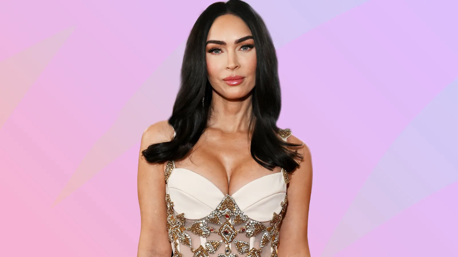 160523-megan-fox-korper-meinung-korperliebe-aufm-gettyimages-1463262743.webp