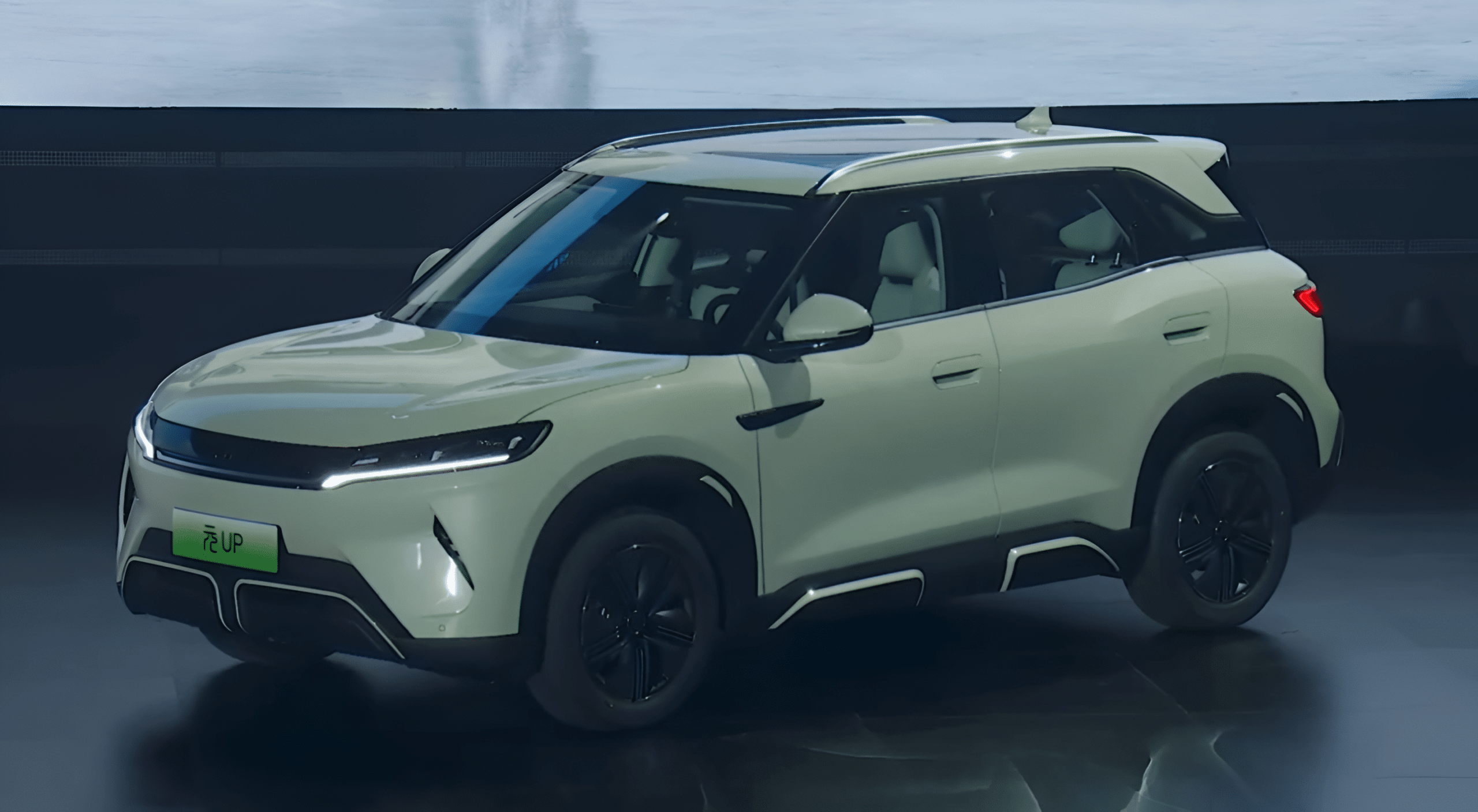 byd-yuan-up-cin-de-satisa-sunuldu-fiyatlari-13-400-dolardan-basliyor-8457-1.jpg