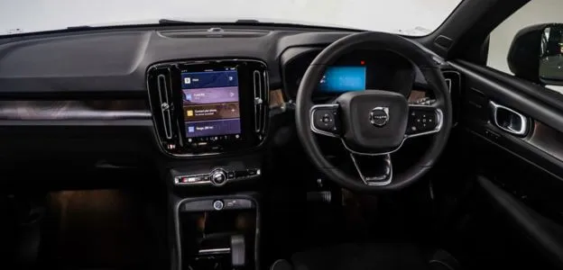 electricy-your-ride-with-volvo-electric-cars-xc-40-recharge-twin-motor-interior.webp