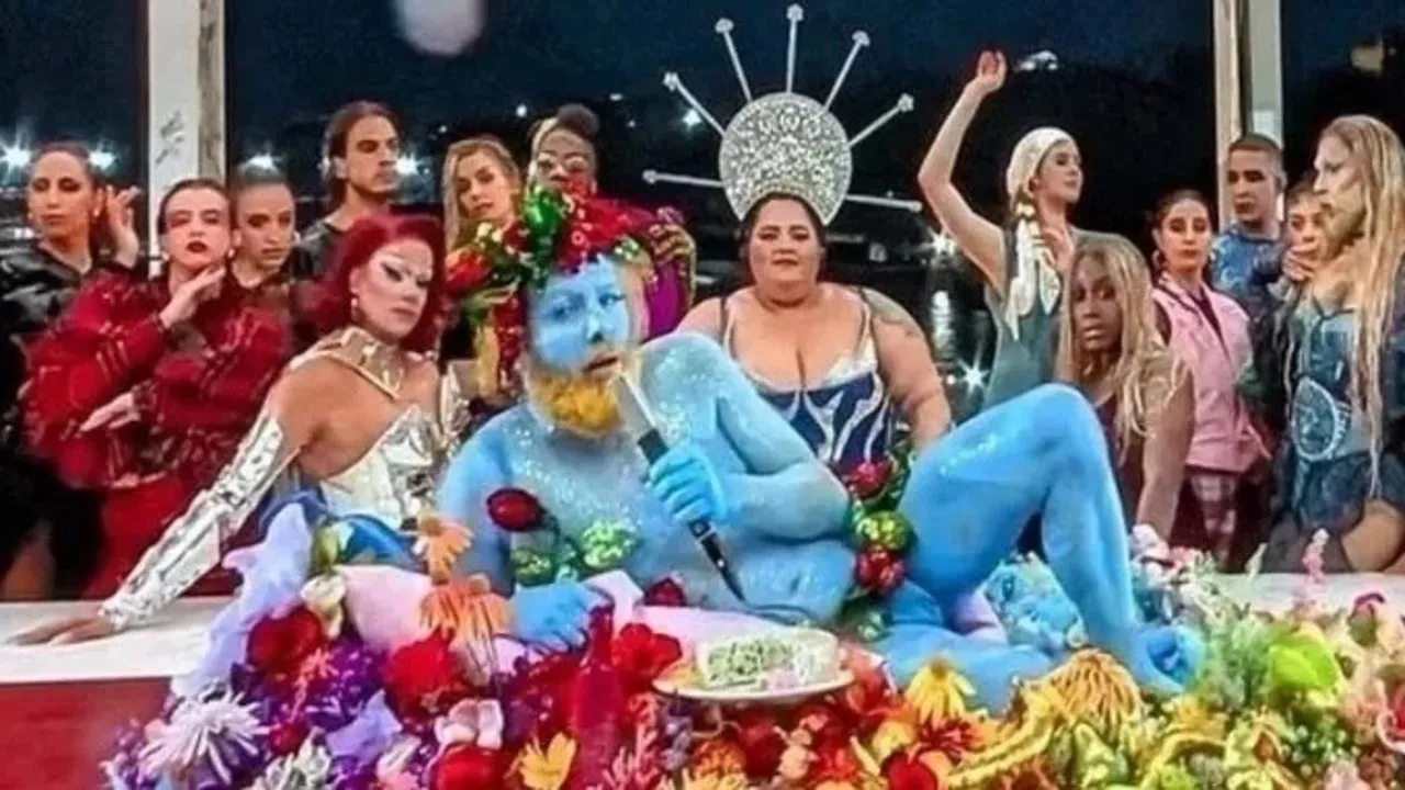 0x0-paris-olimpiyatlarinda-sorunlar-bitmedi-lgbt-propagandasi-tepki-cekmisti-skandal-ustune-skandal-1722677542931.webp