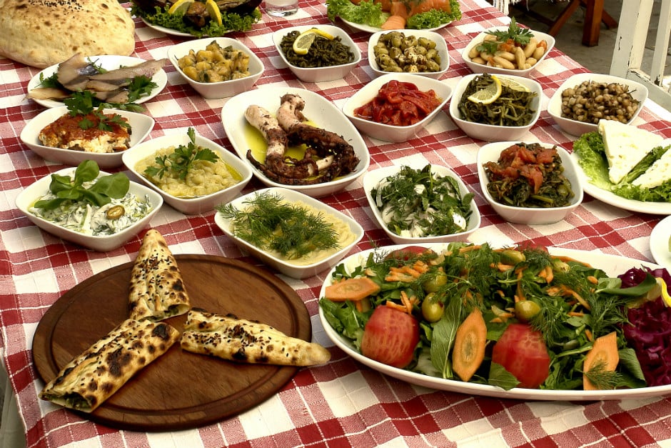 giritli-yunan-mutfagi-3-one-cikan.jpg