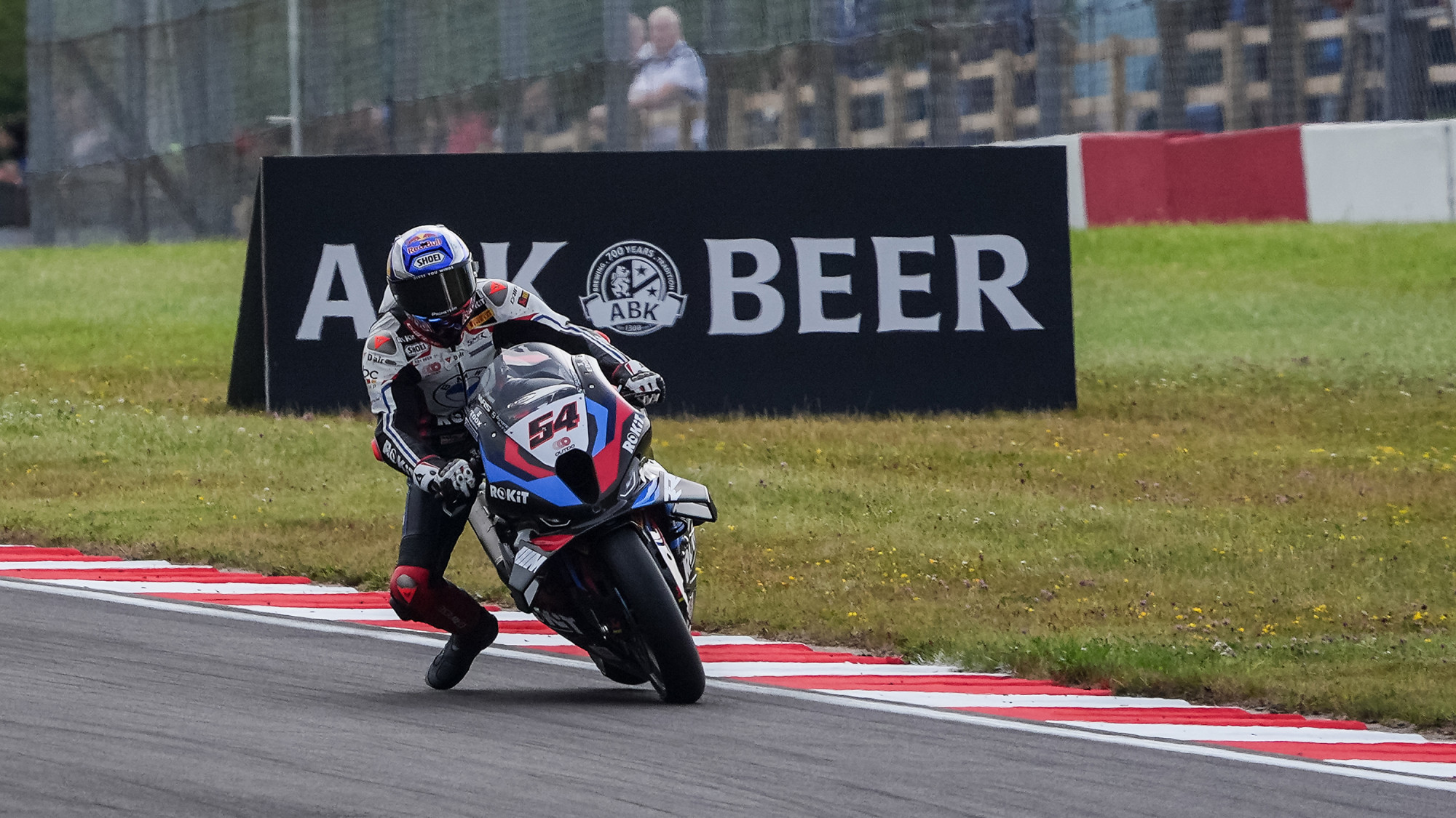 56183-jdr-r5-action-full.jpg