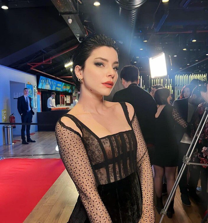 merve-bolugur-transparan-giydi-7b23-jexr.webp