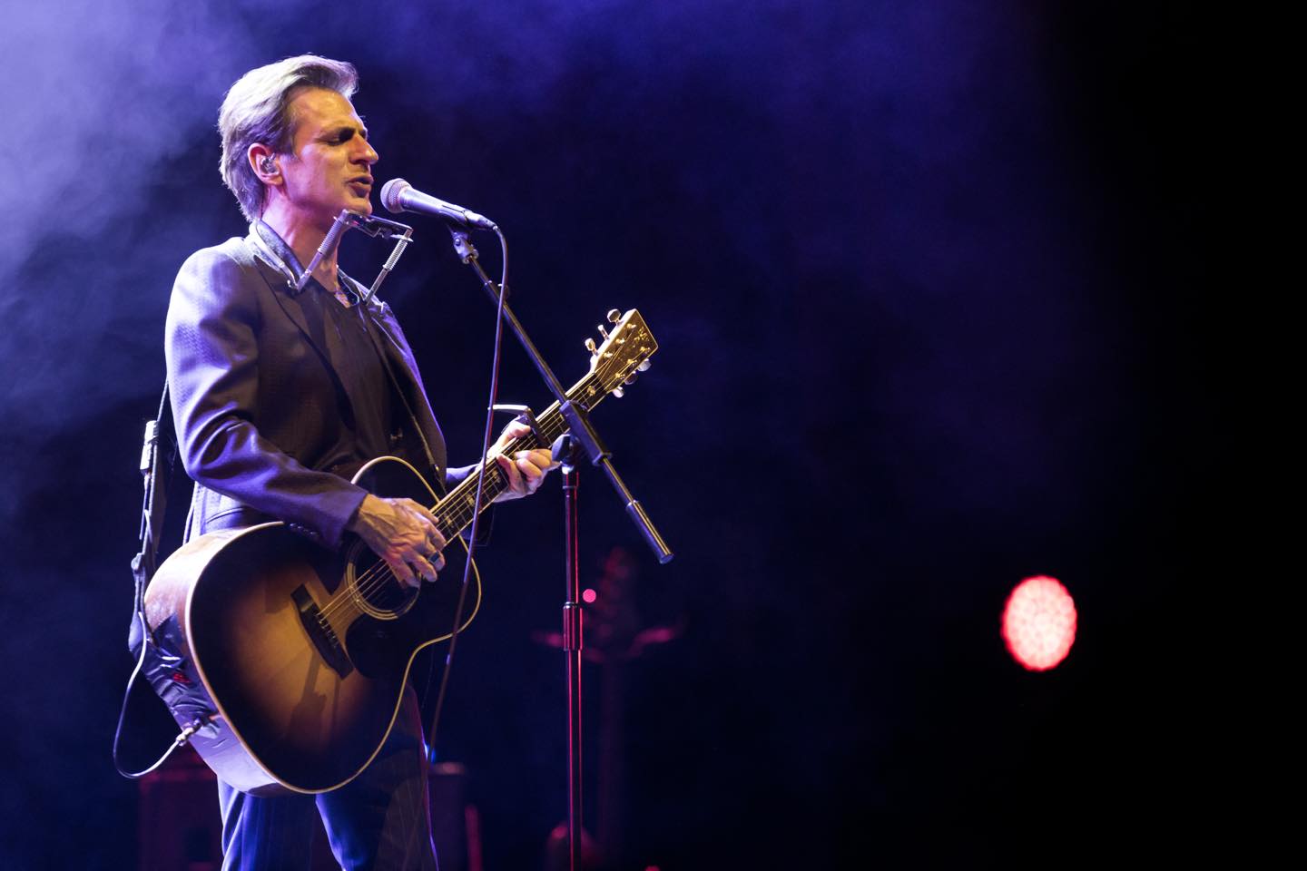 teoman-live-at-zorlu-centre-istanbul-apr2022.jpg