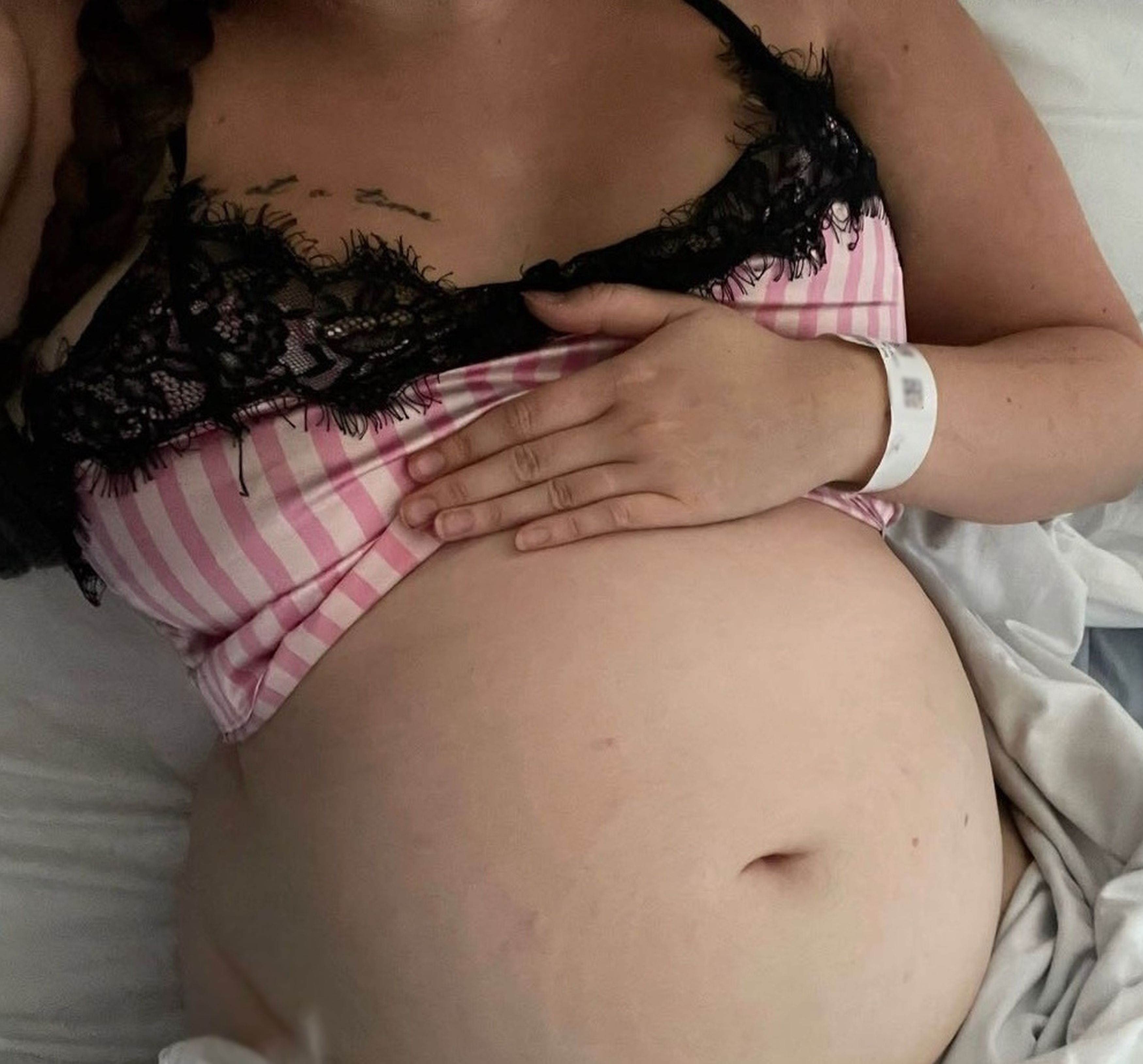 constipation-young-woman-insides-fall-out.jpg