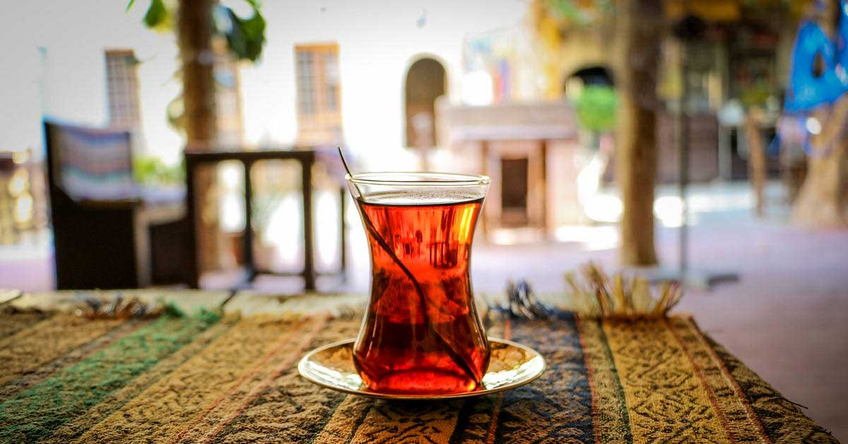 cayda-kafein-var-midir-yesil-cay-ve-siyah-cay-kafein-miktarlari.jpg