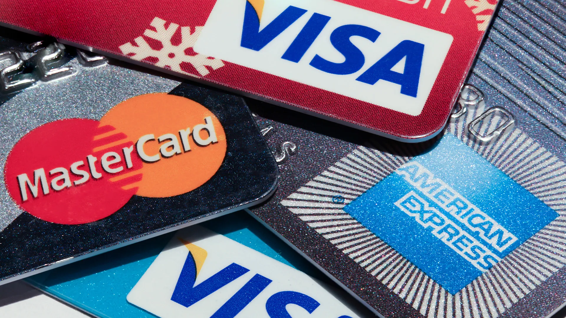 macro-image-of-all-major-credit-card-companies.webp