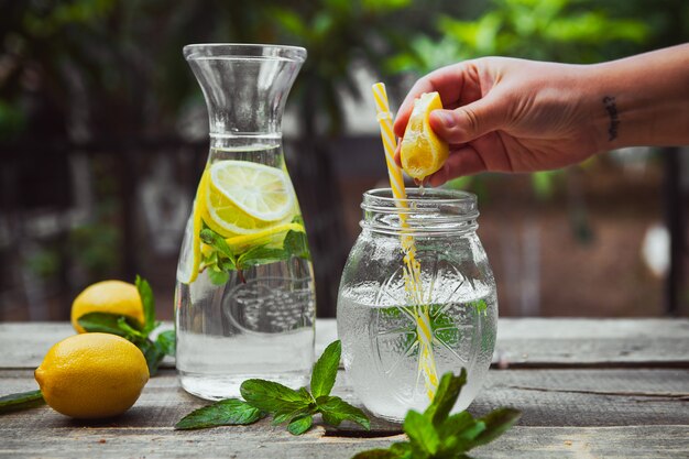 limonlu-su-besin-degeri-nedir.jpg