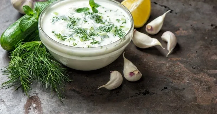 752x395-sarimsakli-yogurt-faydalari-sarimsakli-yogurt-nasil-yapilir-1641887118162.webp
