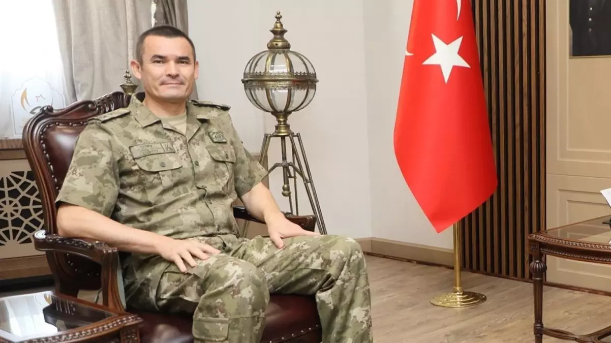 adi-insan-kacakciligina-karisan-emekli-tuggeneral-17913395-9069-amp.webp