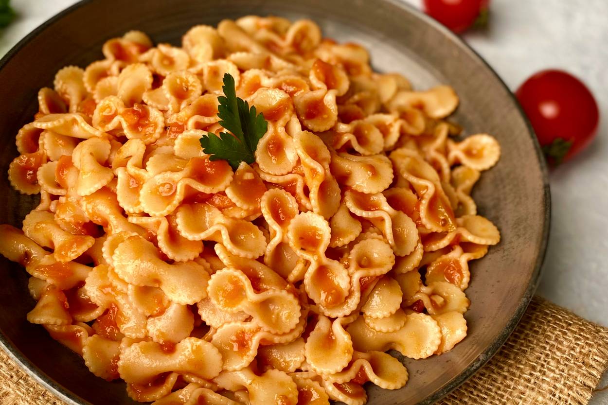 domates-soslu-makarna-yeni.jpg
