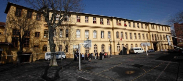 okullari-taniyalim-cagaloglu-anadolu-lisesi-puani-universite-basarisi1545590616-900-jpg-pagespeed-ce-dgnnlybx5t.jpg