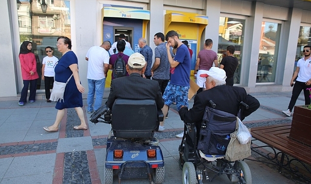 yasli-ve-engelli-ayligi-hesaplara-yatirildi-7686.jpg