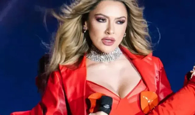 hadise-nin-harbiye-konseri-tarzi-kapaliyim-ama-yine-seksiyim-3336.jpg