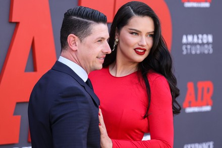 andre-lemmers-girlfriend-adriana-lima-arrive-world-440nw-13848577ev.jpg